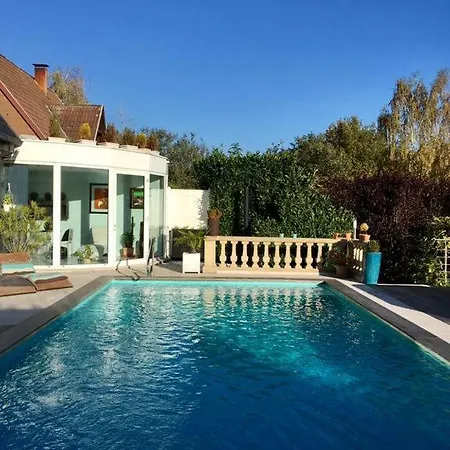 With Pool Avenue De La Corniche Βίλα Fréjus